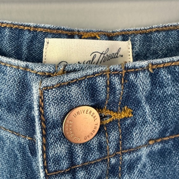 Universal Threads Loose Fit Cargo Boyfriend Jeans‎ Medium Wash 6R NWT - Picture 4 of 8